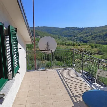 Saleto Apartma * Jagodje