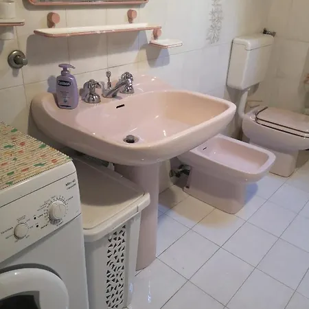 Saleto Apartma Daire *