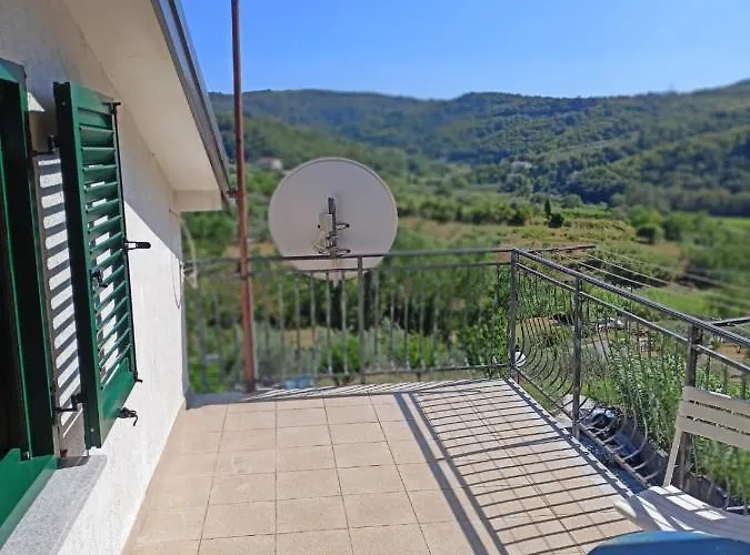 Saleto Apartma * Jagodje